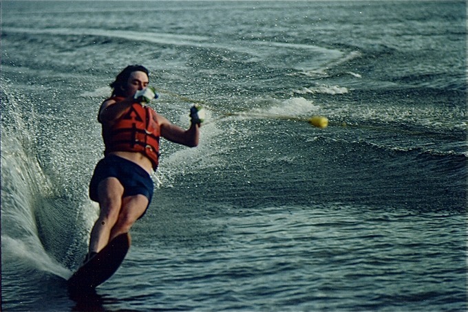 pic_waterskiingI_D