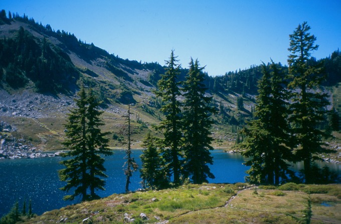 SevenLksBsn_Ag-1