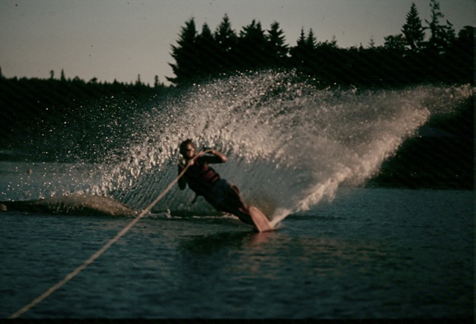 waterskiingIc01