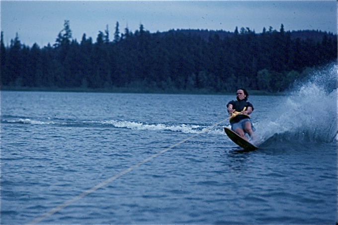 waterskiingIId01